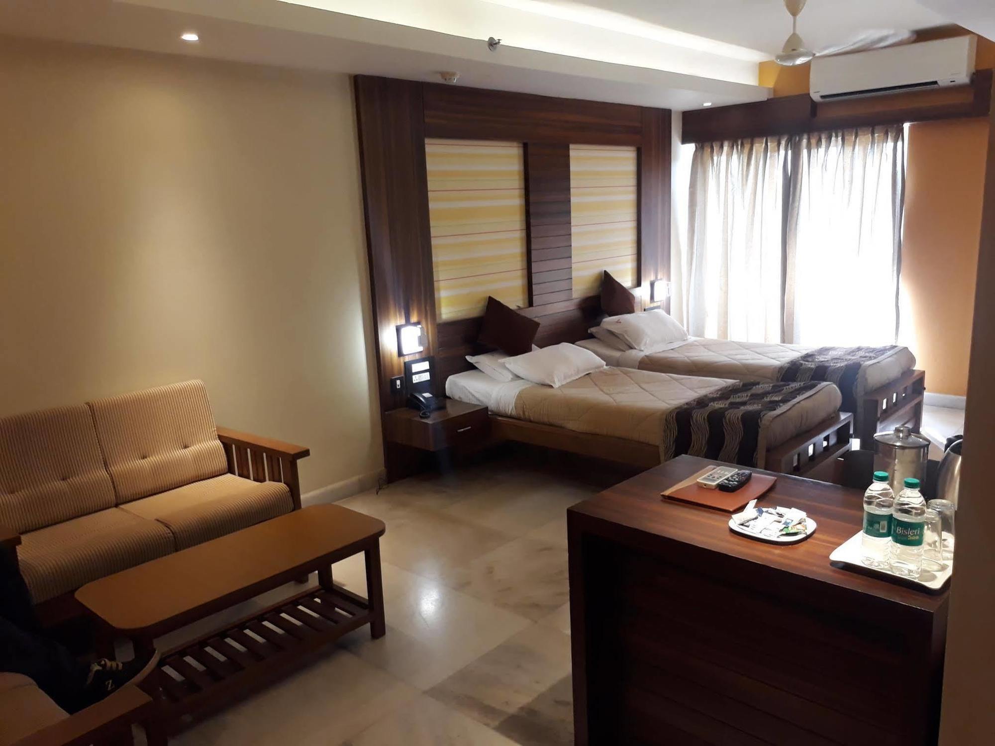 Hotel Madhuvan Serai Manipal Ngoại thất bức ảnh