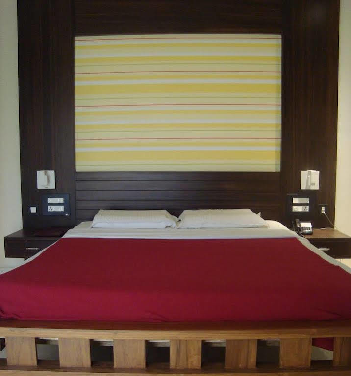 Hotel Madhuvan Serai Manipal Ngoại thất bức ảnh